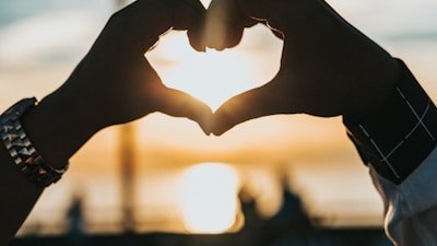 吃瓜大赛每日：网红情侣分手撕逼全记录，男方出轨证据曝光